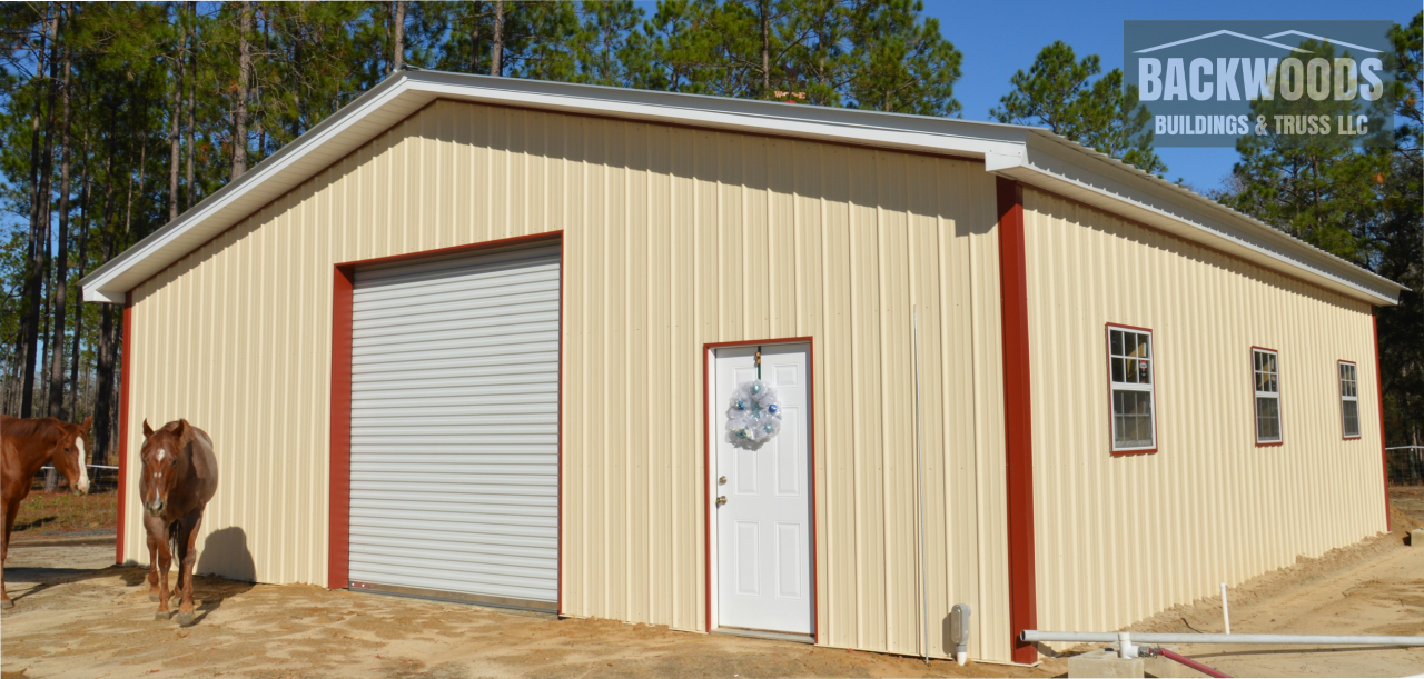 equestrian-enclosed-pole-barn-kit